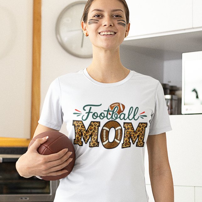 Football Mom – Leopard Print Text T Shirt (Skapare uppladdad)