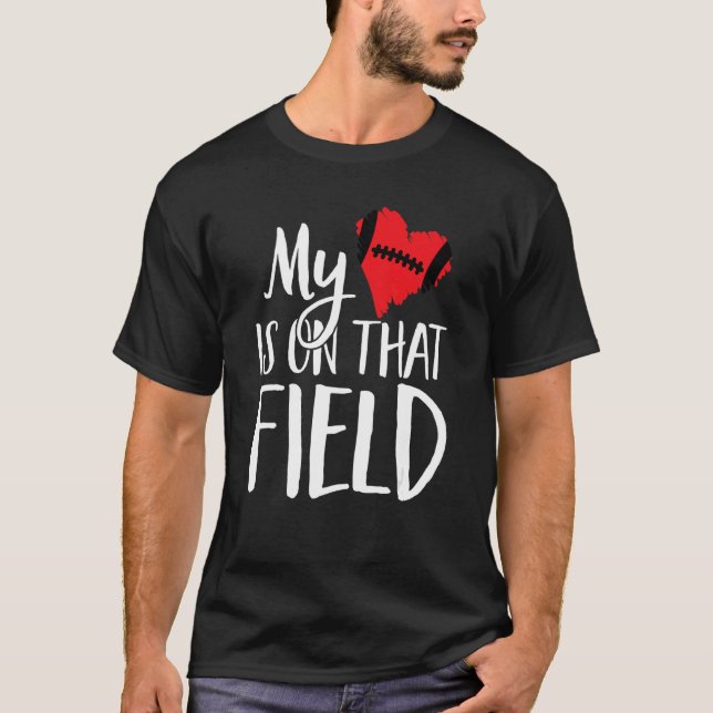 Football Mom Mother of Football Player Football Mo T Shirt (Framsida)