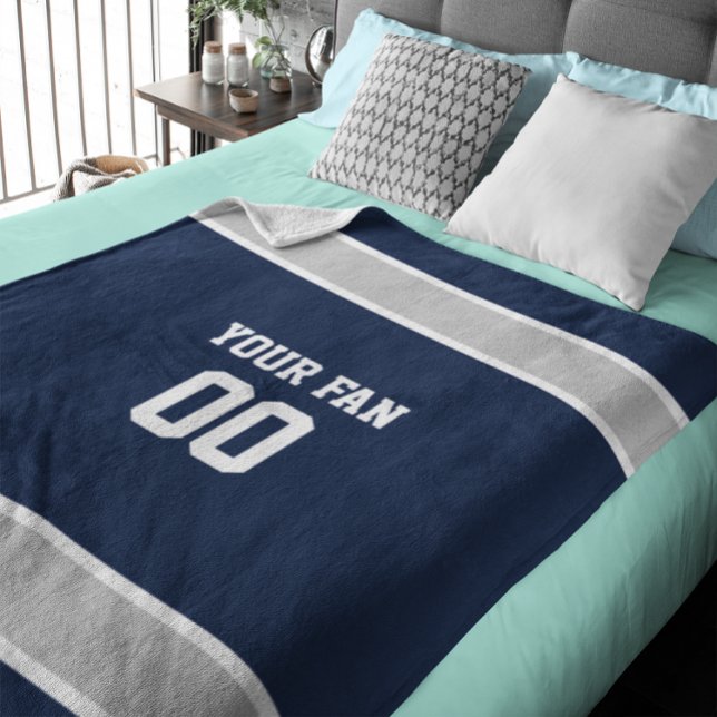 Football Navy, Silver & White Personlig Fleecefilt (Skapare uppladdad)