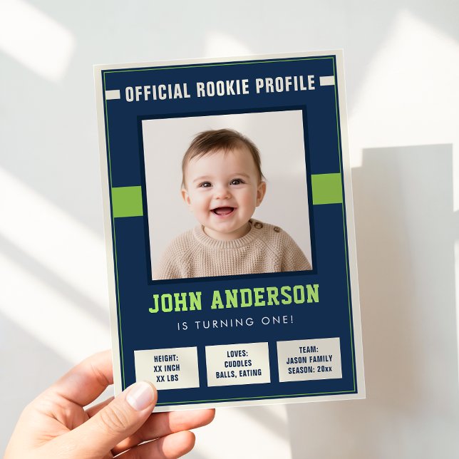 Football Rookie Profile Baby 1st Birthday Photo Inbjudningar (Skapare uppladdad)