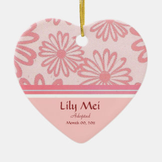 För adoptionmeddelande för rosa daisy blom- julgransprydnad keramik