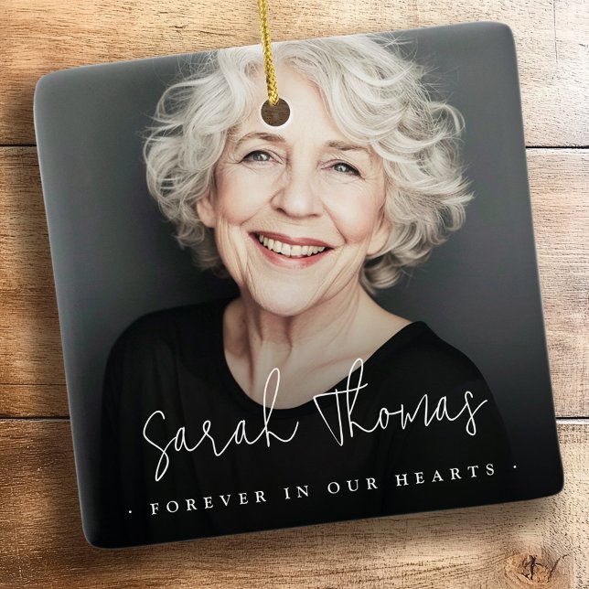 För alltid i våra hjärtan, begravningsminnesmärke  julgransprydnad keramik (Forever in our hearts funeral memorial black ceramic ornament
)