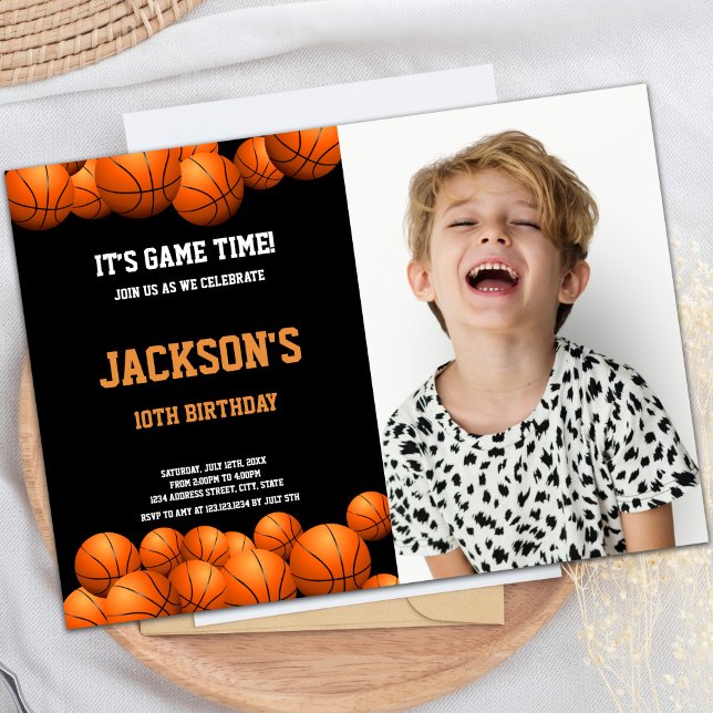 för barn för inbjudan till anpassadets idrottspart (OrangeBalls with black background Basketball Photo Invitation)