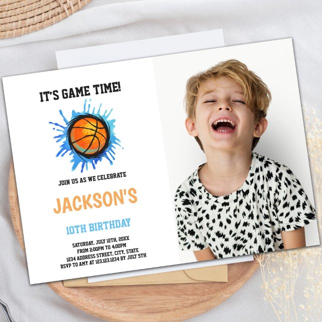 för barn för inbjudan till anpassadets idrottspart (Basketball Blue Art Birthday Invitations w photo)