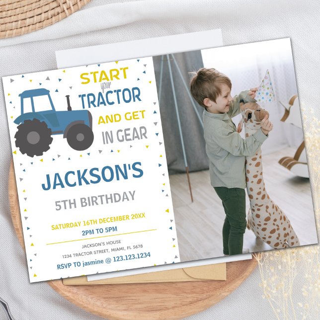 för barn för inbjudningar till anpassadets grupp (Blue Tractor Birthday Invitations with photo)