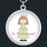 För brudtärnagåva för Princess jr. halsband<br><div class="desc">Sött halsband för jr.-brudtärnagåva,  med diagram av en liten flickaPrincess,  med kronan,  mot en vitbakgrund.  Rosor skuggad text läser jr.-brudtärnan.  Det underbara halsbandet ung flicka,  i bröllopsfesten,  ska cherish. Skräddarsy texten till passformen dina behov.</div>