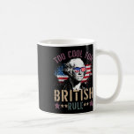 För Coola för den brittiska artikeln Srt 4:e juli, Kaffemugg<br><div class="desc">För Coola för den brittiska artikeln Shirt 4 juli Founding fathers</div>