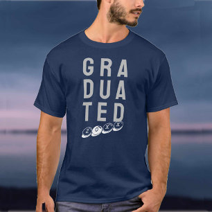 För de nyligen examinerade. En examens-T-shirt T Shirt