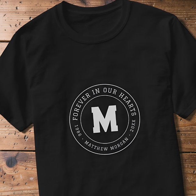 För Evigt I Våra Hjärtan Modernt Minnesmonogram T Shirt (Skapare uppladdad)