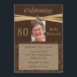 För födelsedagsfestfoto för elegant 80th inbjudningar<br><div class="desc">Dina ska gäster älskar denna personifierade, bryner, guld och den paisley 80th födelsedagsfest inbjudan med eleganta guld- smyckningar. Enkelt yet festligt, eleganten, chic, klassiker, är den flott 80th födelsedagsfest inbjudan är ett passande långt som firar din åttionde födelsedag för hedersgästen med stil som är traditionell med en antyda av modern...</div>