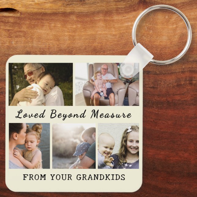 For Grandma & Grandpa – Loved Beyond Measure Nyckelring (Baksida)