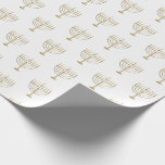 För Hanukkah för Faux guld- mönster menora Presentpapper<br><div class="desc">Sjalen dina gåvor utformar in denna julhelg med vår eleganta Hanukkah gåvasjal. Detta enkelt men designen presenterar en vitbakgrund med guld- menoror för fauxen upprepade in i ett mönster.</div>