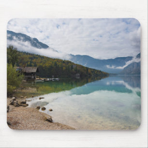 För kabin Bohinj tillsammans med sjö i Slovenien Musmatta