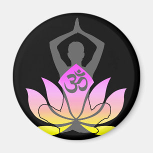 För lotusblommablomma för OM Namaste poserar Magnet