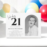 för manar 21:a födelsedag inbjudningar<br><div class="desc">Gör din 21:a legendary med vår moderna svartvita födelsedagsinbjudan! Få redot att starta din 21:a i stil med vår eleganta, moderna födelsedagsinbjudan som är lika coola som du. Det här är inte vilket kort som helst - det är första glimten in i epic firande som väntar! Vår svarta och vita...</div>
