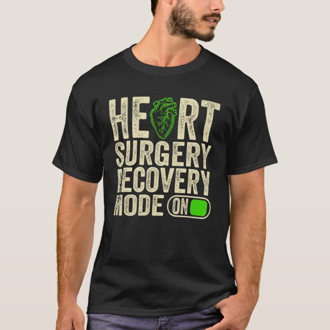 För manar 4 efter öppnad hjärtoperation t shirt (Framsida)