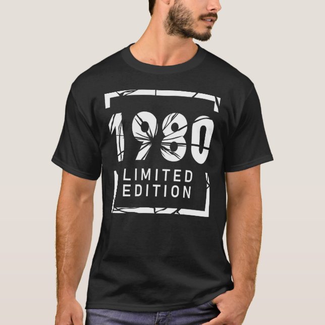 for Men and Women Born in 1980 T Shirt (Framsida)