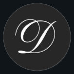 För Monogramsvart för bröllop D klistermärkear Runt Klistermärke<br><div class="desc">Dessa klistermärkear presenterar en elegant monogram för cursive D. Underbar för att gifta sig favörer.</div>