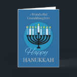 För mordotter Hanukkah Menorah på Mörk blått Kort<br><div class="desc">Det här kortet är särskilt avsett för din dotterdotter så du skulle kunna hälsa på henne när Hanukkah-helgdagarna slutligen anländer. Så du borde beställa ditt exemplar av kortet till ge.</div>