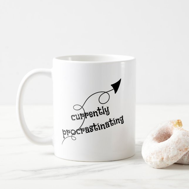 För närvarande Procrastinating Arrow Mugg (Med munk)