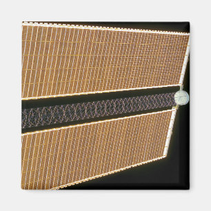 För samlingvinge för styrbord sol- panel magnet