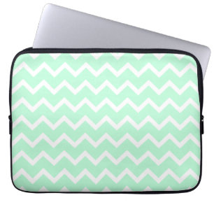 För sicksacksparre för Mint gröna Stripes. Laptop Sleeve