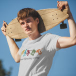 För Skateboarders Skateboarding Graphics-Anpassnin T Shirt<br><div class="desc">Skapa anpassningsbar för din favoritskater med den här skateboardationsgrafiktesten som är redot att vara personlig med ditt eget meddelande. Den har silhuette stil illustrationer av skateboarders i senap-gult,  turkosblått,  mörk rött,  grönt och rost orange. Din text visas under grafiken i grått-tecken för kol.</div>