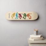 För Skateboarders Skateboarding Graphics Collage Mini Skateboard Bräda 18,5 Cm<br><div class="desc">Överraska din favoritskater med en personlig-skiva. Den har silhuette stil illustrationer av skateboarders i senap- gult,  turkosblått,  mörk rött,  grönt och rost orange som ställs mot en faux woodgrain-bakgrund och är redo att vara personlig med namn i charkol grått färgad brev  .</div>