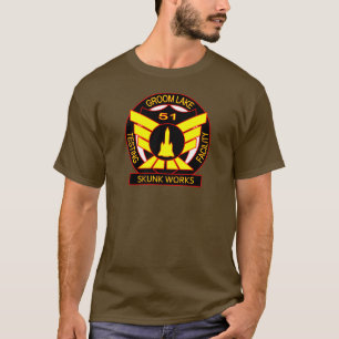 För Skunkarbeten för område 51 skjorta för T-shirt