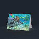 För Son Birthday Fish Redo till Party Kort<br><div class="desc">Du är en i en GILL-jon! På födelsedagsmattkortet för Son finns framsidan av en fisk som håller ballonger med fenan och blåser en bullerproducent i party. Den har också en kamouflage fisketthatt med fiskeluber fastspända. Art,  bild och versell copyright © Shoaff Ballanger Studios,  2024.</div>