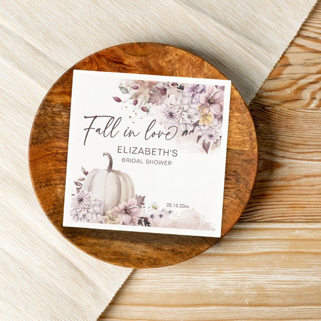 Förälsad pastellfärgad lövverk pumpa bröllopsdusch pappersservett (Fall in love bridal shower personalized napkins pastel pumpkin autumn foliage napkins)