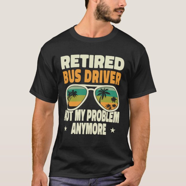 Förardrivrutinen för Manar, pensionerad, Buss är i T Shirt (Framsida)