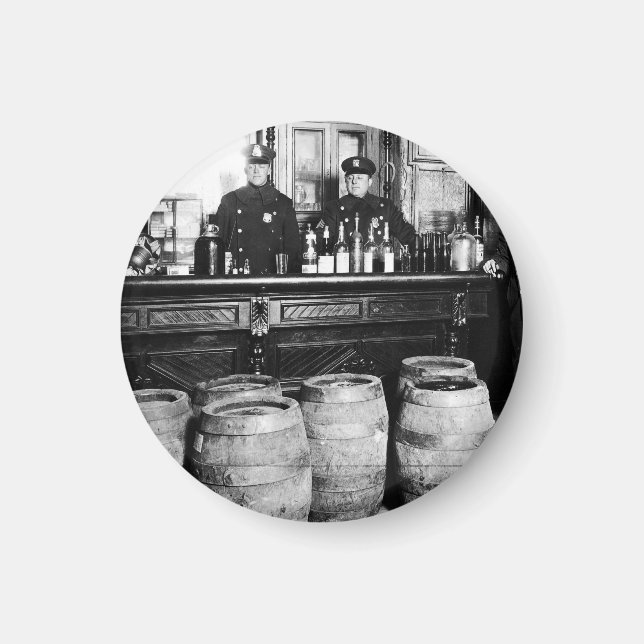 Förbud - Speakeasy Police Raid Bootlegger - M Magnet (Framsidan)