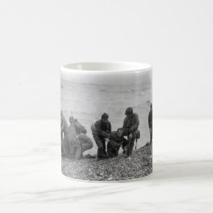 Förbundna styrkor som landar på Omaha Kaffemugg