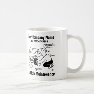 Fordonsunderhåll. Rolig garage mekaniker Kaffemugg