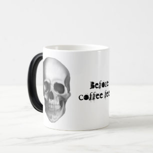 Före kaffets realistiska svarta och vita skalle magisk mugg