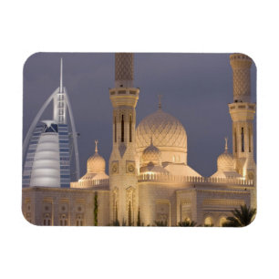 Förenade Arabemiraten, Dubai. Moské på kvällen med Magnet