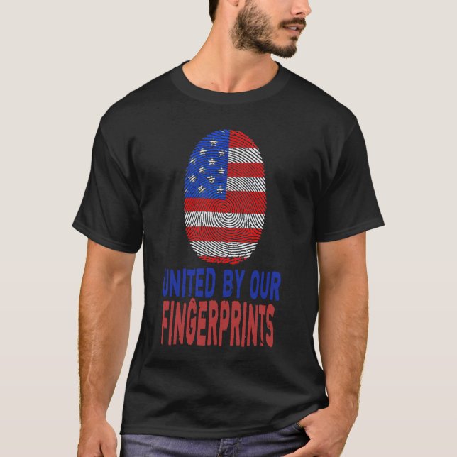 Förenade genom våra fingeravtryck T-Shirt (Framsida)