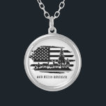 *~* Forest AP40 Hjort Modern American Flagga i Grä Silverpläterat Halsband<br><div class="desc">(sök på AP27 efter liknande design på olika produkter eller AP40 efter smycken med avsikt (r)) Energetiskt utökad med patriotisk design. (Design kan överföras till andra Zazzle-produkter.) Kör vidare om du behöver hjälp. * Stater Forest Hjort Modern American Flagga i svartvitt. Texten VÄLSIGNA DIG AMERICA kan ändras eller tas bort....</div>