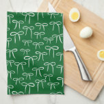 Forest Grönt and White Simple Bow Doodle Mönster Kökshandduk<br><div class="desc">En söt och festlig mönster av vita,  handdragna buskdukar dekorerar denna grönt,  absorberande och funktionsdugliga kökshandduk från sticka som ge hjärtat på ditt hem lite av lycklig feminitet. Det här trendmotivet finns överallt,  glöm inte att lägga till det i ditt liv.</div>