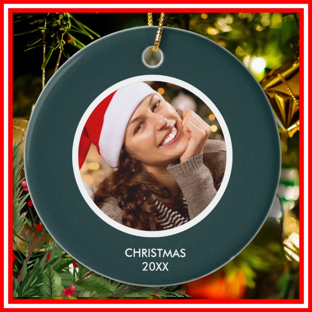 Forest Grönt White Modern Initialer Monogram PHOTO Julgransprydnad Keramik (Skapare uppladdad)