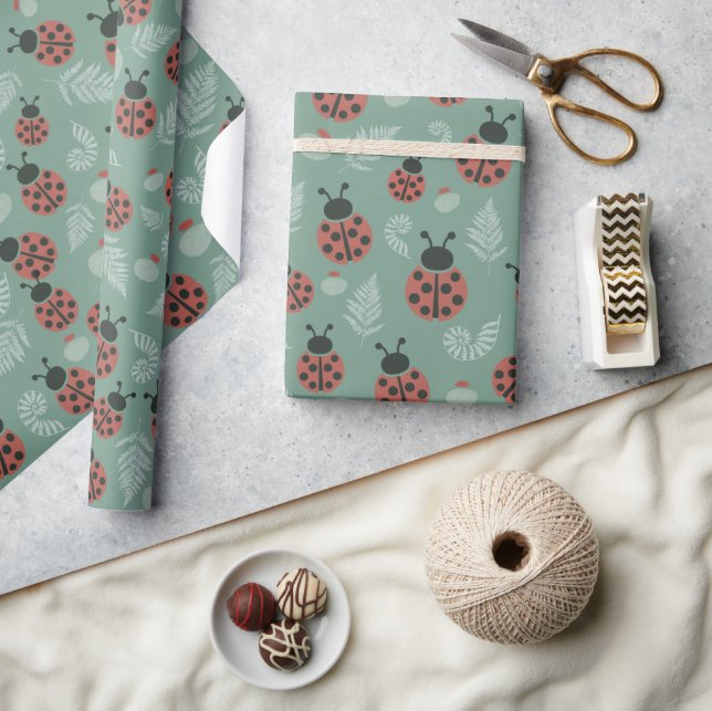 Forest Ladybugs Grönt Bakgrund Presentpapper (Hantverk)