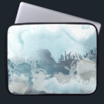 Forest Sea Laptop Fodral<br><div class="desc">Forest Sea II senast i juni Erica Vess. Denna konstruktion framkallar en avslappnande havsliknande atmosfär med en mängd olika former och blåtoner.</div>