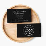 Företagets Logotyp | Svart minimal Professionell Visitkort<br><div class="desc">En vanlig svart affärsmodell i anpassningsbar i ett modernt minimalistiskt stil som lätt kan uppdateras med företagets logotyp och text. Om du behöver hjälp med att anpassa den här produkten kontaktar du mig med hjälp av meddelandeknappen nedan så hjälper jag lycklig.</div>