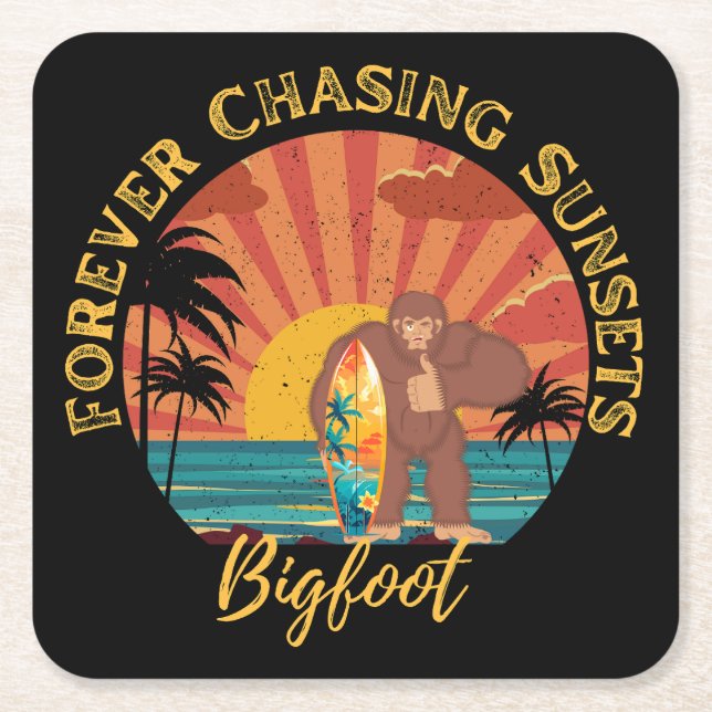 Forever Chasing Sunset Bigfoot Surfing Black Underlägg Papper Kvadrat (Framsidan)