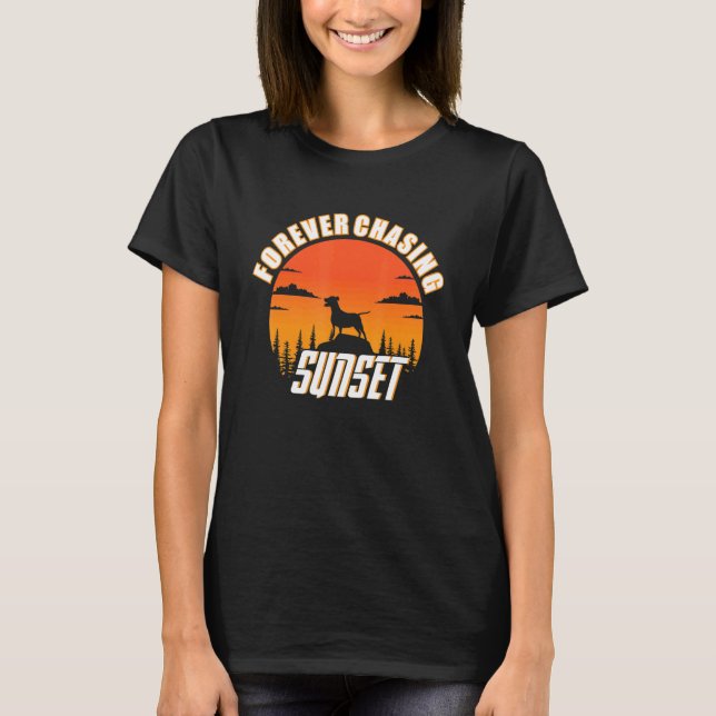 Forever Chasing Sunsets Words on Back Trendy Aesth T Shirt (Framsida)