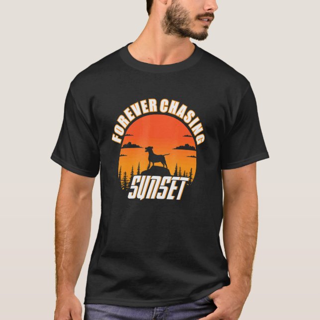Forever Chasing Sunsets Words on Back Trendy Aesth T Shirt (Framsida)