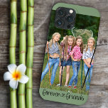 Forever Friends Photo Kärlek Heart Typography<br><div class="desc">Coola fotot iphone case med eget anpassningsbar-foto. En underbar fotogåva med textövertäckning som lyder "eviga vänner" i handstil och som är kopplad till ett sött kärlek-hjärta. Fotomallen har konfigurerats så att du kan lägga till fotot som visas i porträtt-format. Om du har problem med placeringen kan du försöka beskära till...</div>