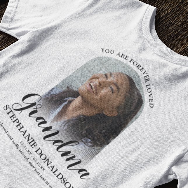 Forever Loved Grandma | Foto Memorial T-Shirt (Skapare uppladdad)