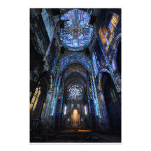 Förfallen katedral glasmålning Projektion Glöd